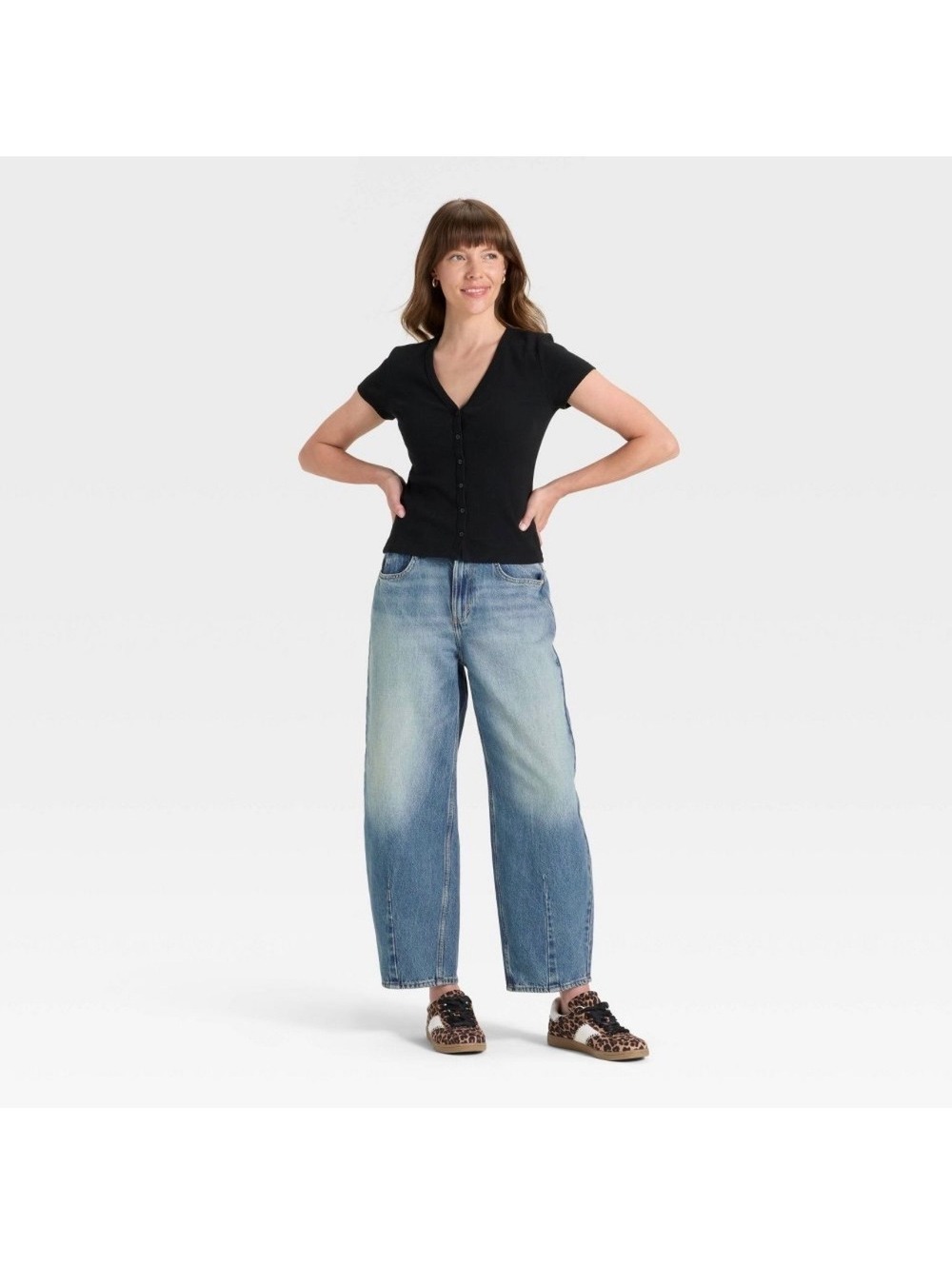 UNIVERSAL THREAD High Rise Easy Barrel Leg Denim Jeans Light Wash Size 10 - Picture 3 of 13